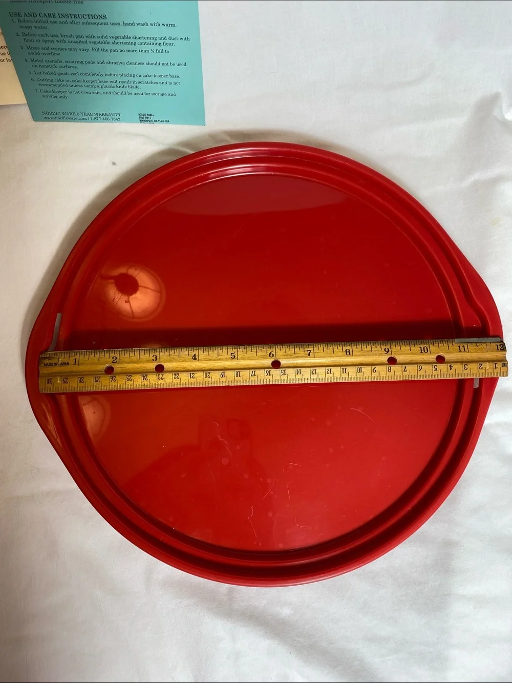 Nordic Ware Bundt Cake Pan & Carrier Set - Red and Cream NWOT